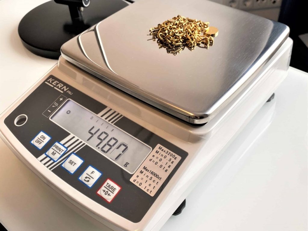 Geeichte Präzisionswaage mit Goldschmuck Goldankauf Peine